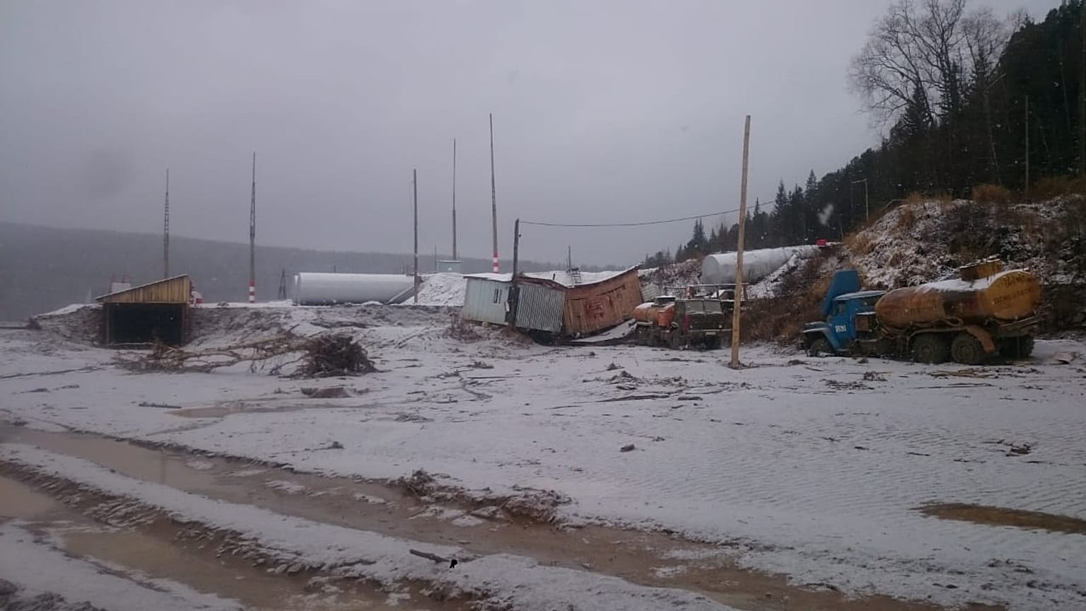 Rusya'nın Krasnoyarsk bölgesinde baraj çöktü