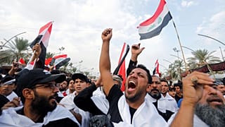هواداران مقتدی صدر در مراسم اربعین شعار ضد فساد سر دادند