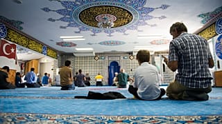 Avusturya'nın Tirol eyaletindeki Innsbruck şehrine bağlı Telfs kasabasında bulunan Eyüp Sultan Camisi