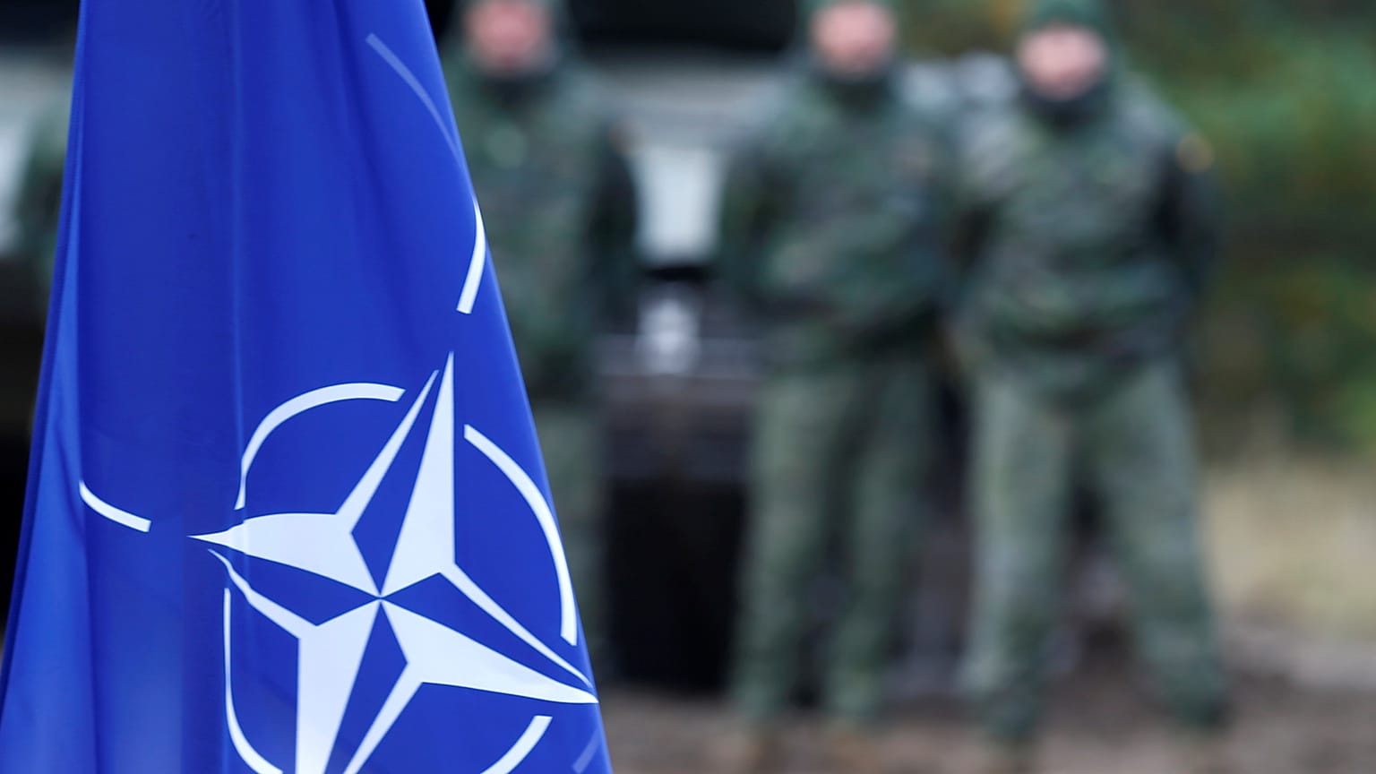 NATO bayrağı