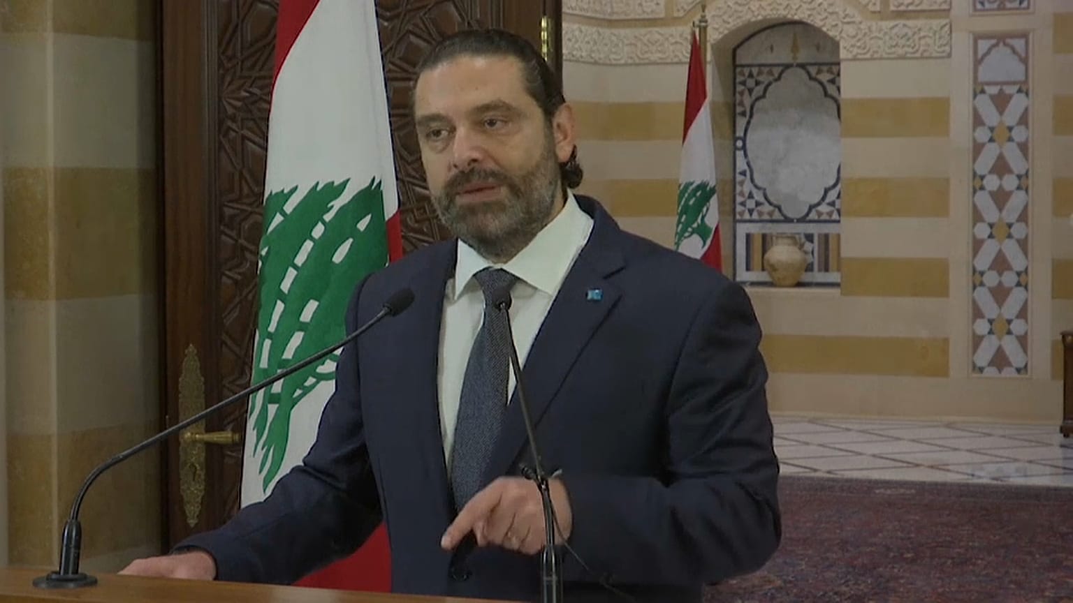 رئيس الوزراء اللبناني سعد الحريري وهو يلقي خطابا تناول فيه المظاهرات التي يشهدها لبنان. الصورة بتاريخ  18-10-19