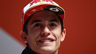 Marc Márquez soma e segue no Japão