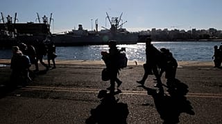 Σάμος: 700 αιτούντες άσυλο μεταφέρονται στην ενδοχώρα