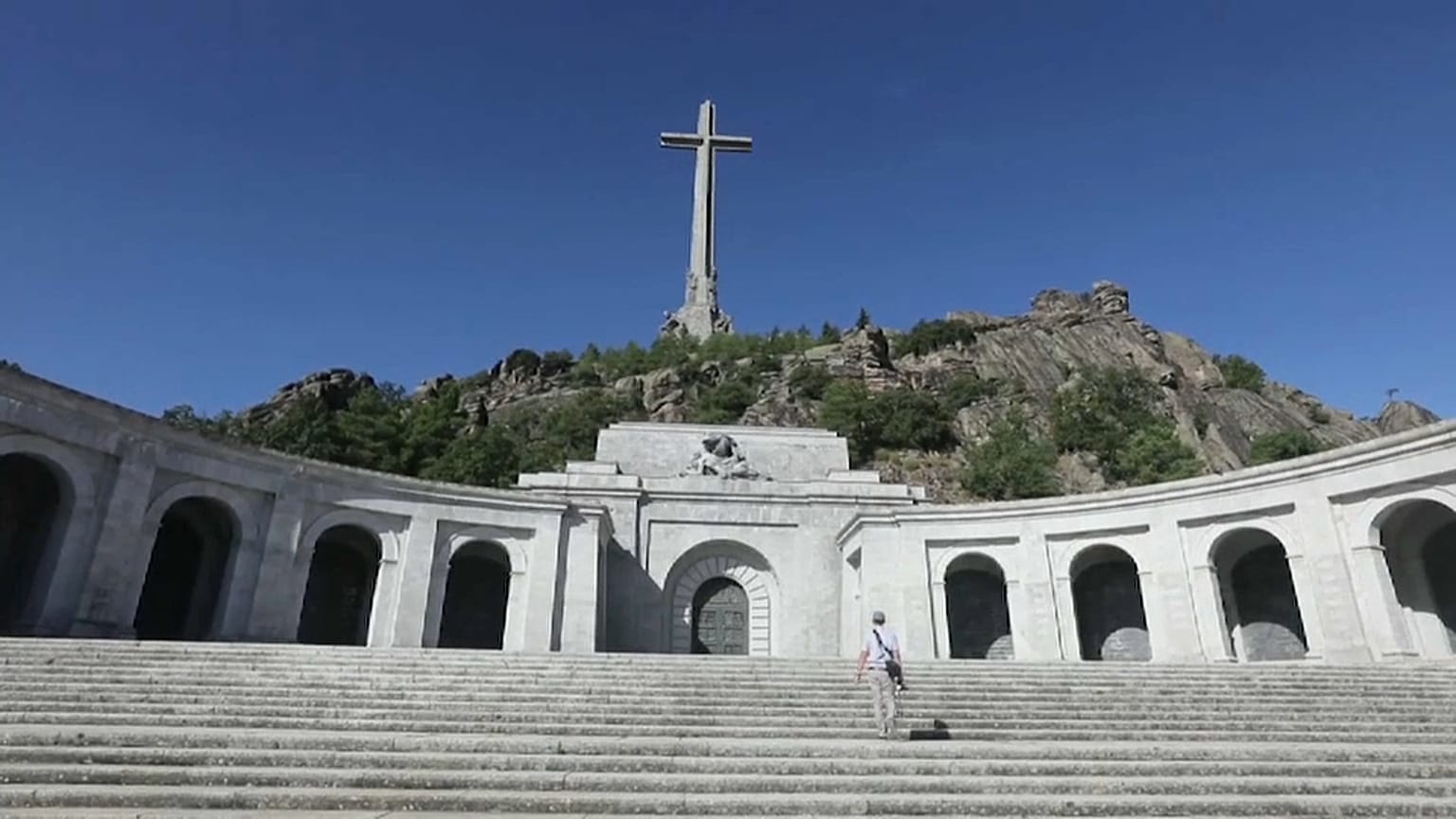 Franco exumado na quinta-feira