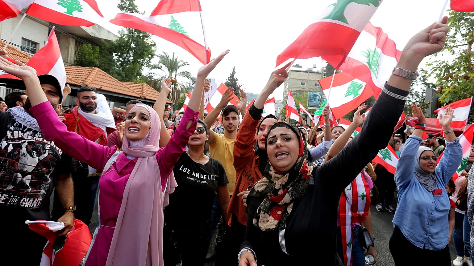 ما هي أبرز مطالب المتظاهرين اللبنانيين؟