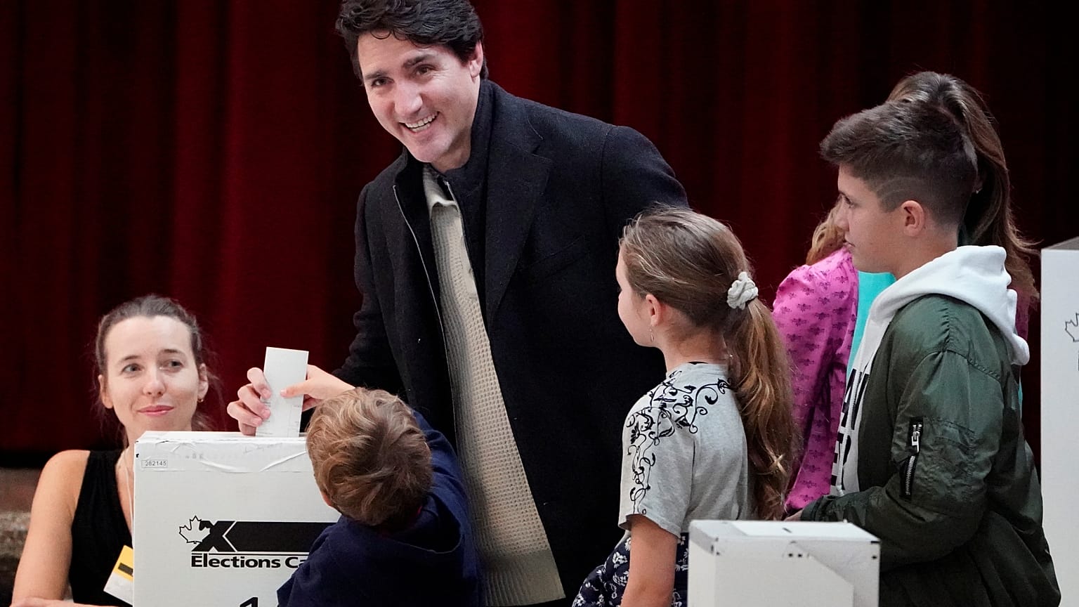 Los sondeos dan un resultado igualado entre los liberales y los conservadores en Canadá