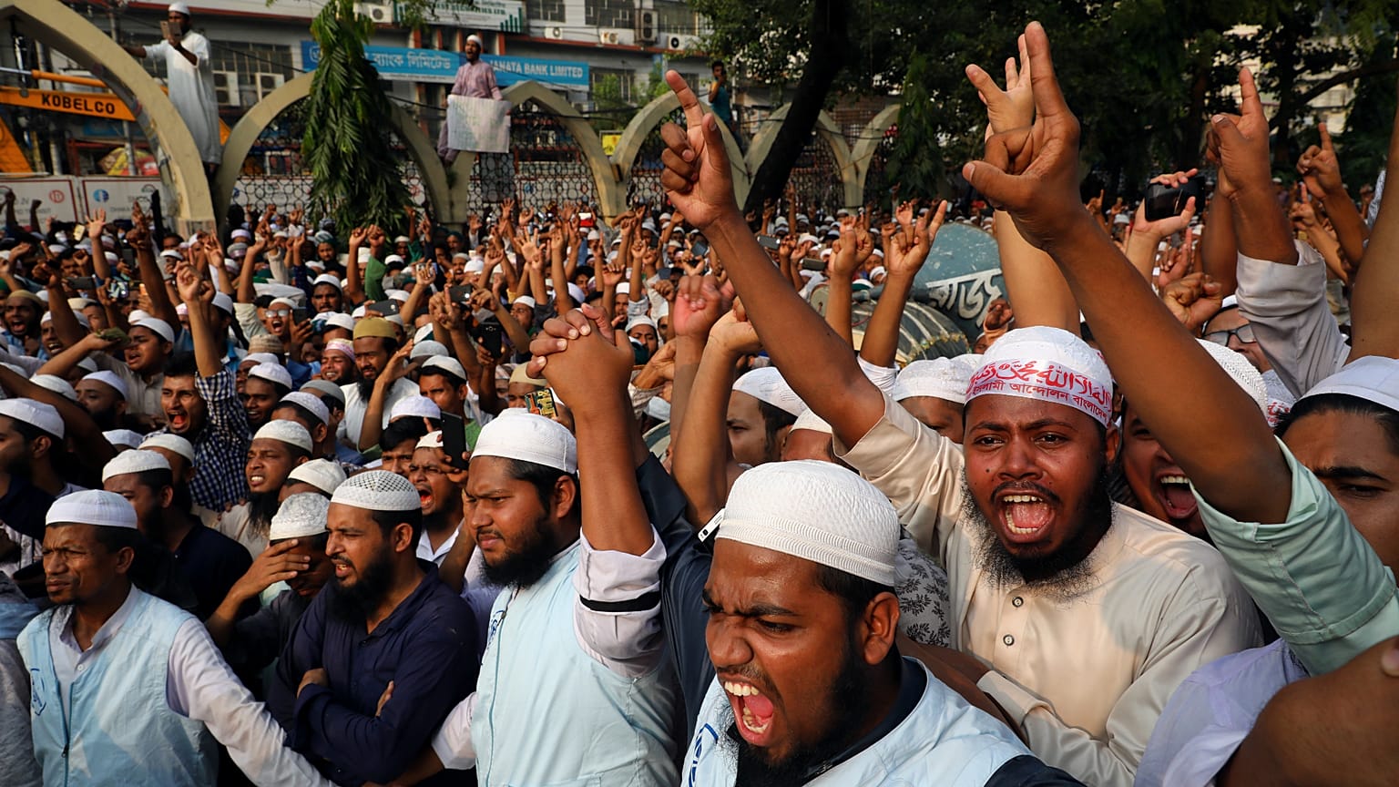 احتجاجات في بنغلادش بسبب منشور "مُسيء للنبي محمد" على فيسبوك 