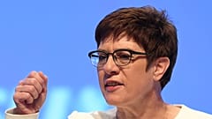 Deutsche Initiative für Syrien: AKK will Sicherheitszone