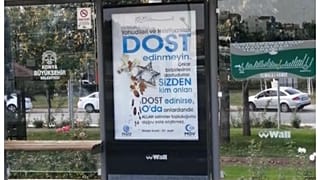Konya'da "Yahudi ve Hristiyanları dost edinmeyin" afişleri gelen tepkiler üzerine kaldırılıyor