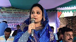Bangladeş'te milletvekili sınavlara dublorünü soktuğu için üniversiteden atıldı