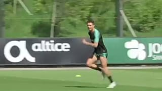 Ronaldo és Messi is 6. alkalommal nyerheti el az Aranylabdát