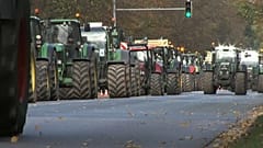 Nicht mit uns - Agrarpolitik treibt deutsche und französische Bauern auf die Barrikaden