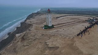 Absturzgefahr: Dänischer Leuchtturm muss 70 Meter umziehen