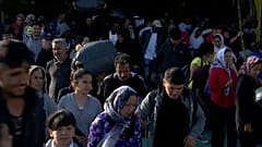 Von Samos aufs Festland: Griechische Behörden siedeln Flüchtlinge um