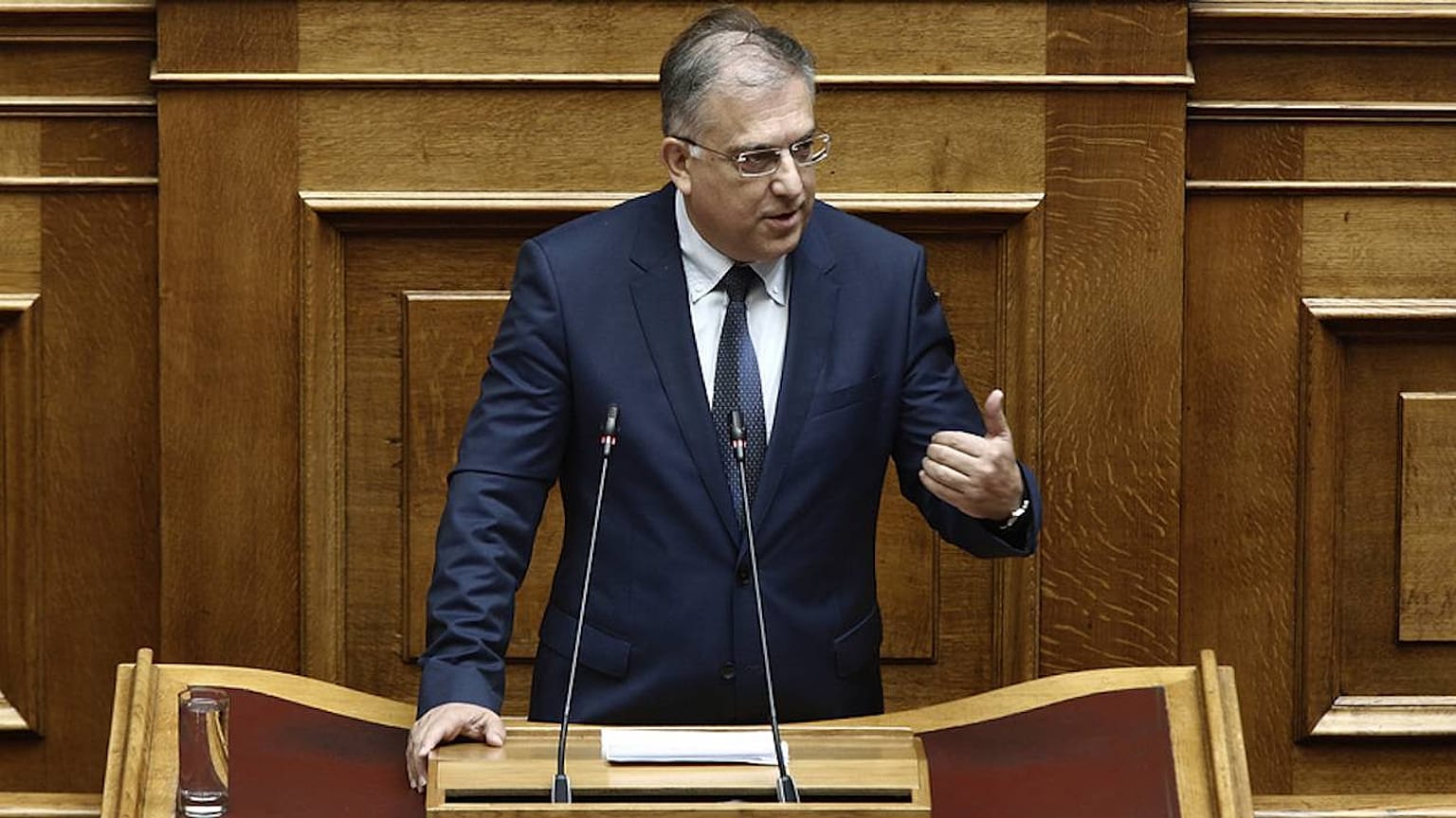Συμφωνία στην διακομματική για την ψήφο των αποδήμων 