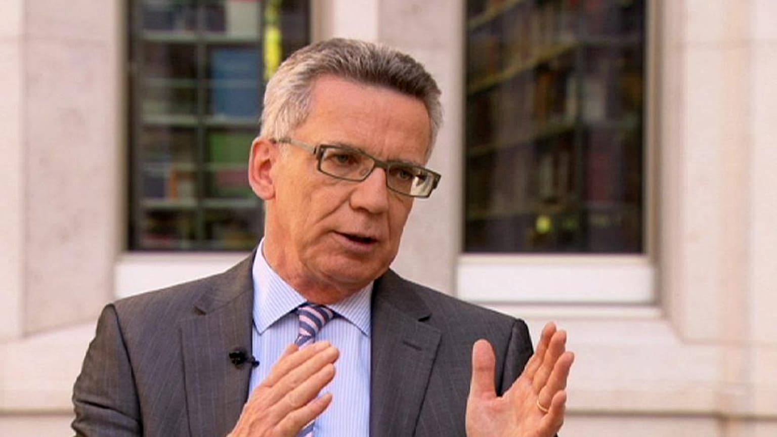 "Kriegsminister" - Lesung von de Maizière geplatzt 