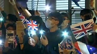 Élőlánc a hongkongi brit konzulátusnál