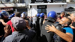 الجزائر: توقيف رئيس تحرير صحيفة "لو بروفنسيال" 