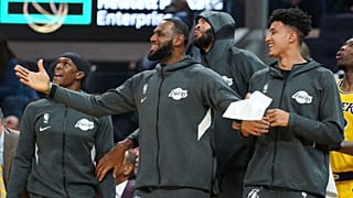 NBA yıldızı LeBron James'a Amerikan milli marşına 'saygısızlık etti' eleştirisi