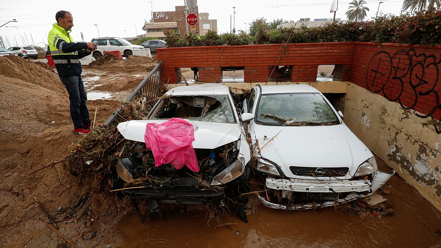 Se reanuda la búsqueda en Cataluña de los cinco desaparecidos tras las lluvias 