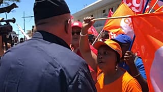 La Réunion en colère contre Emmanuel Macron