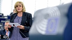 Stockshots of the hemicycle of the EP in Strasbourg