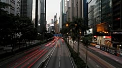 Hong Kong'da bir milyarder otomobiline park yeri almak için 1 milyon dolar ödedi
