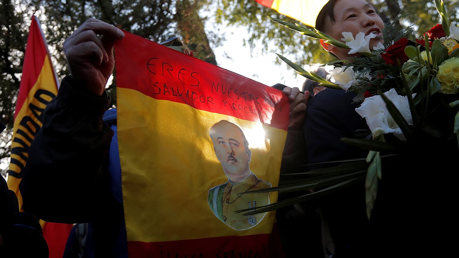 Los seguidores de Franco, de uñas en el cementerio