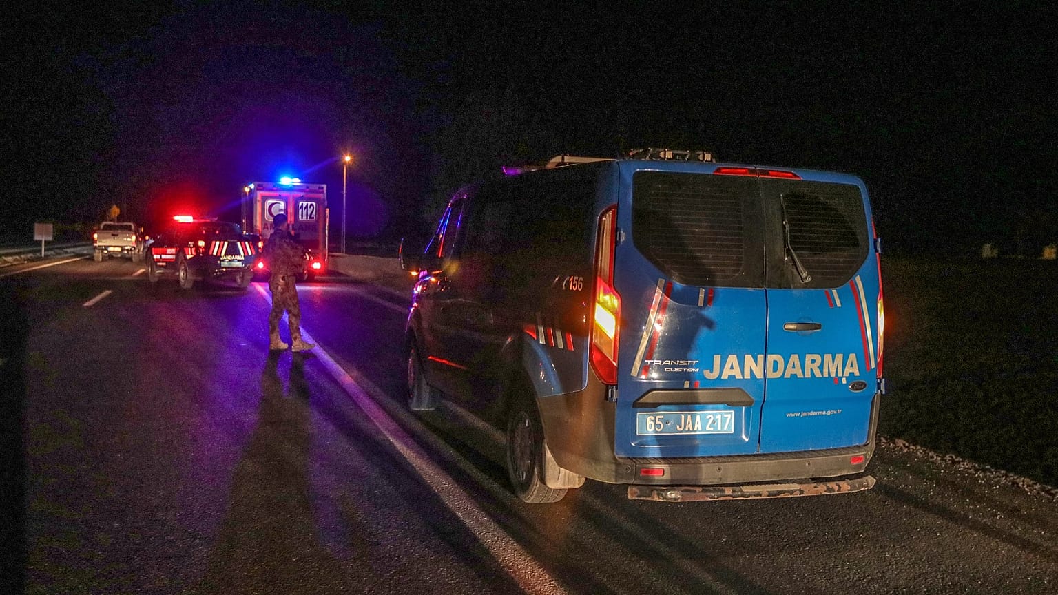 Van'da askeri zırhlı araç devrildi: 26 asker yaralı
