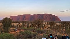 Uluru, rocher sacré des aborigènes d'Australie, est enfin sauvé des touristes 