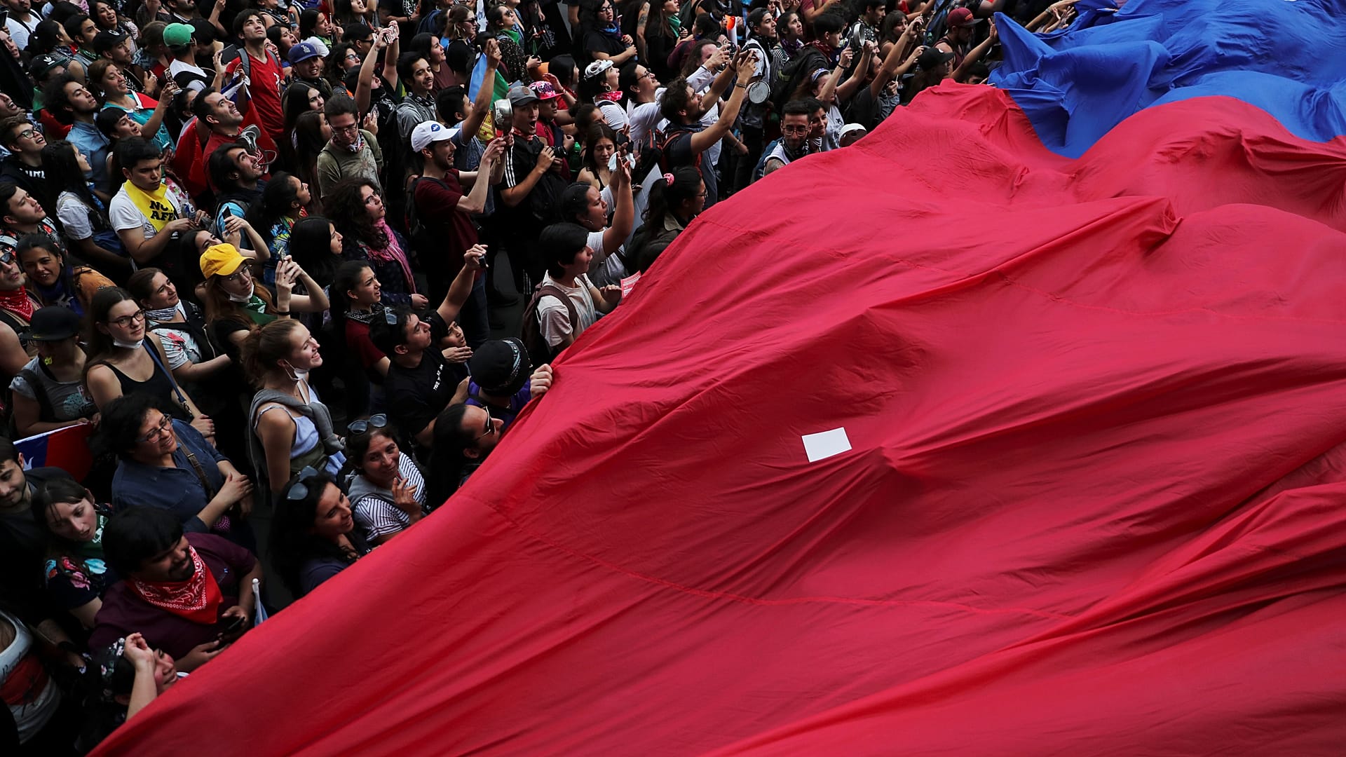 One million march in Santiago as Chile protest movement swells | Euronews