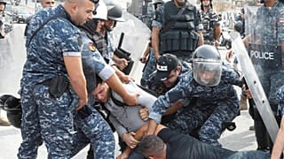Δέκατη ημέρα συγκρούσεων πολιτών-στρατού