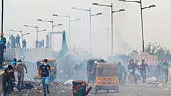 لليوم الرابع على التوالي .. المحتجون في ساحات بغداد للمطالبة بـ"إسقاط النظام"