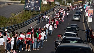 دهمین روز اعتراضات لبنان؛ زنجیرۀ انسانی معترضان در سراسر کشور
