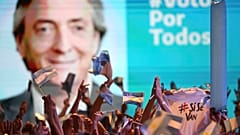 Vuelve el peronismo: euforia en la calle y temblor en la banca