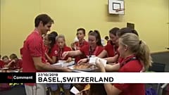 Együtt pizzázott a labdaszedőkkel Roger Federer