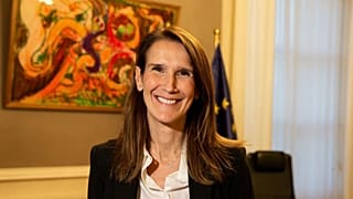 Για πρώτη φορά στην ιστορία του, το Βέλγιο έχει γυναίκα πρωθυπουργό.