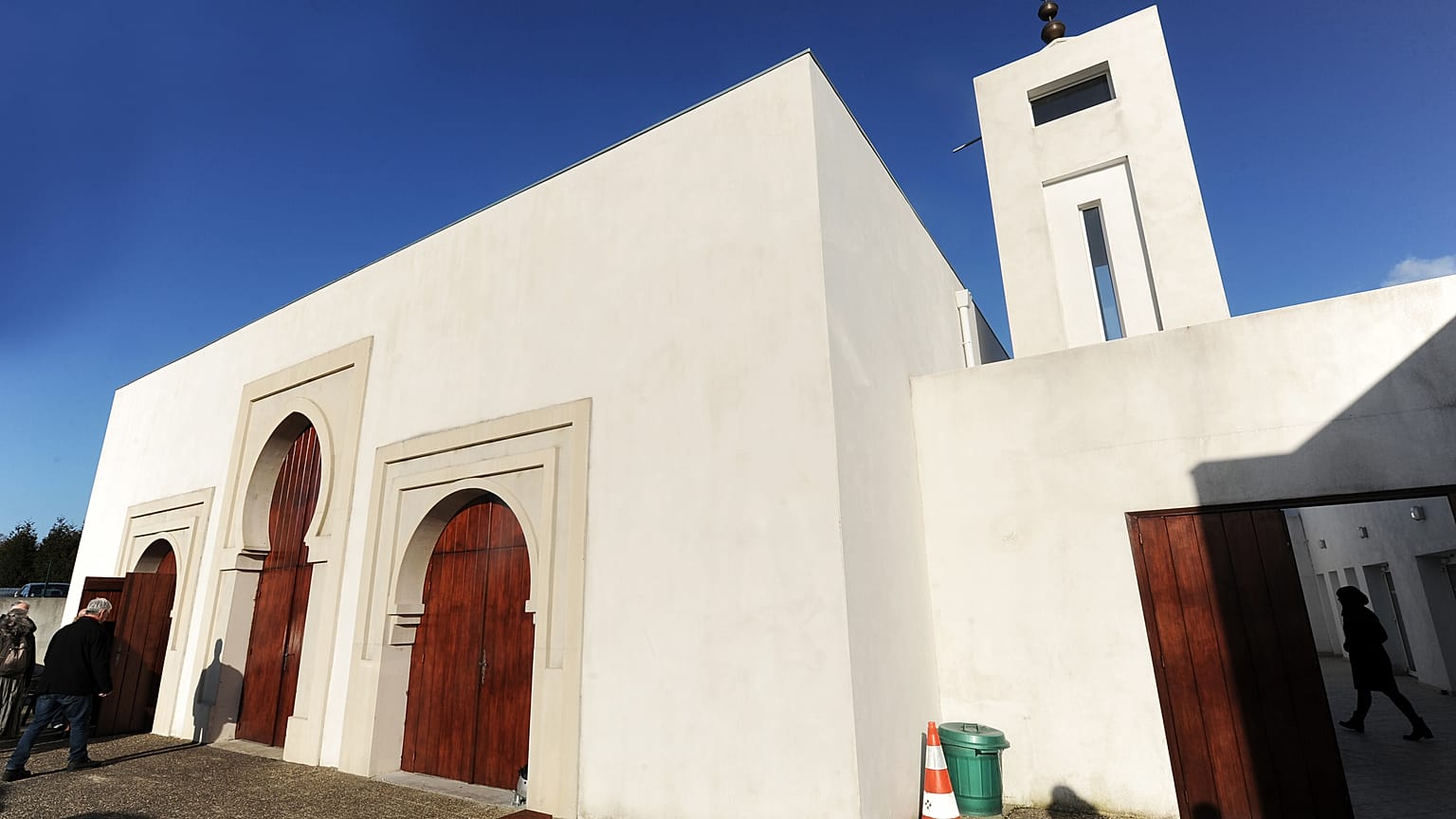 Moschee: Mann (84) schiesst auf zwei Menschen