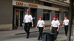Umstrittene Engel: "Guardian Angels" patrouillieren durch Barcelona
