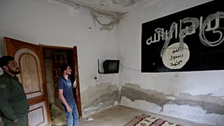 تعرف على خفايا سجون معتقلي تنظيم الدولة الإسلامية في سوريا