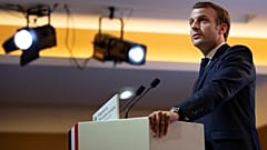 Emmanuel Macron s'exprime sur la laïcité, il était temps