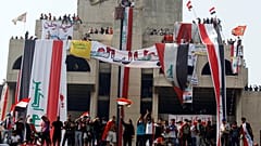Iraq: i manifestanti sfidano il coprifuoco dopo il massacro di Karbala