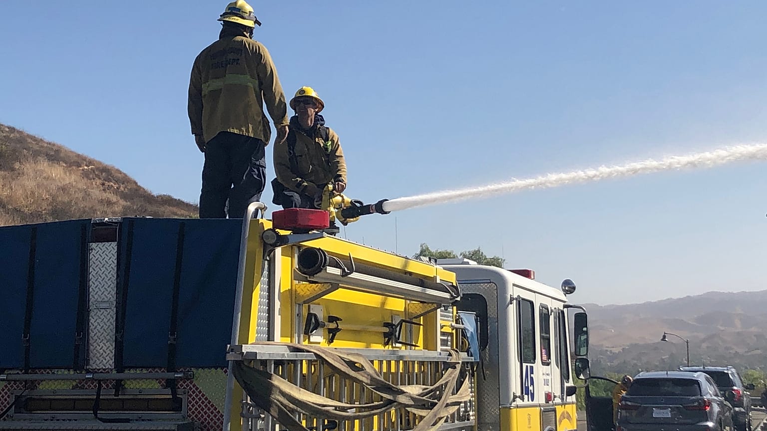 Incendies en Californie : les pompiers progressent malgré les vents
