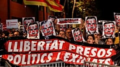 Protesta independentista contra Pedro Sánchez en un acto de precampaña, cerca de Barcelona