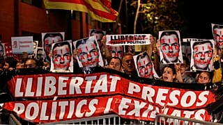 Protesta independentista contra Pedro Sánchez en un acto de precampaña, cerca de Barcelona