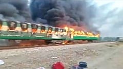 Pakistan'da trende yangın: En az 73 ölü