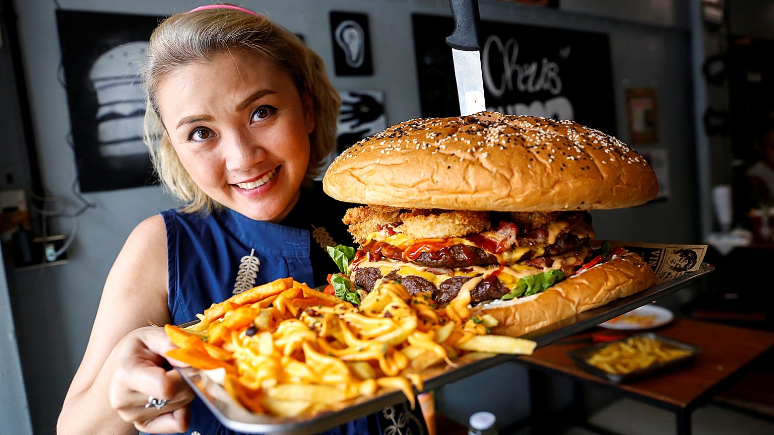 Können Sie Thailands größten Hamburger in 9 Minuten essen?