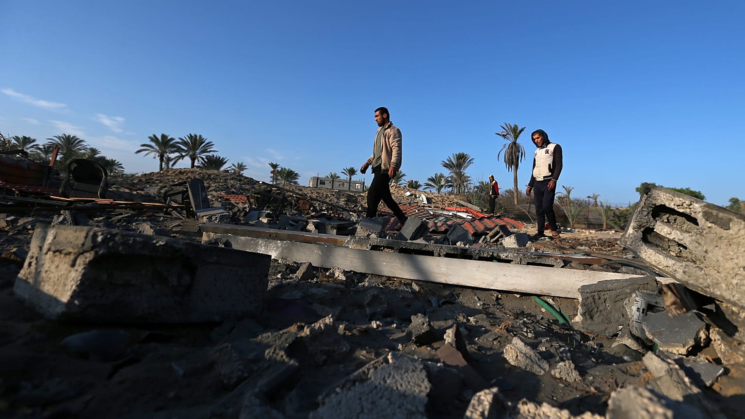 Gaza, una processione in memoria di Ahmed al-Shehri