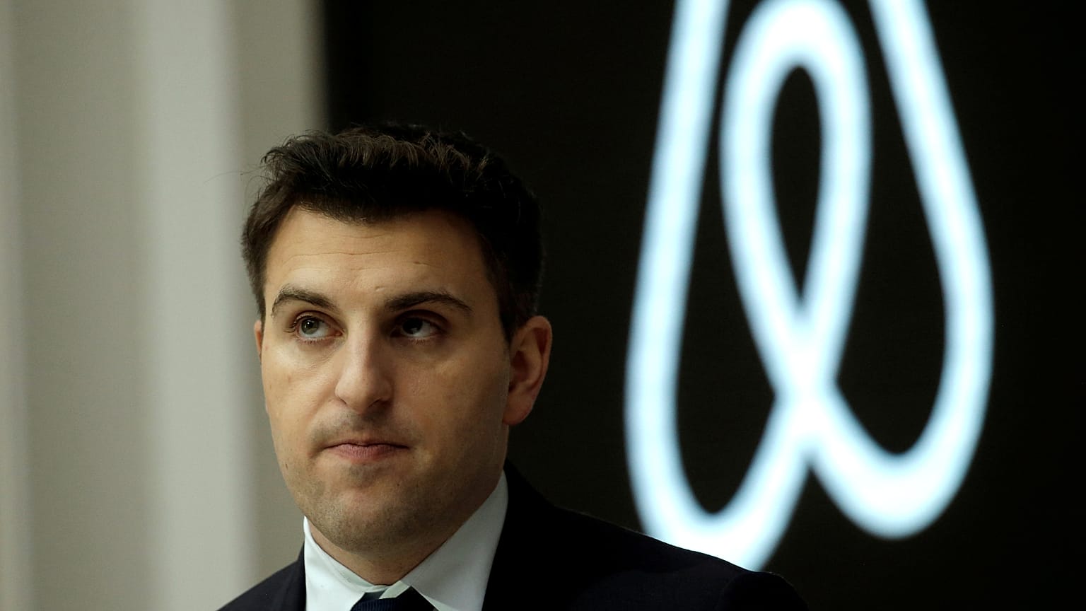 Η Airbnb βάζει τέρμα στα πάρτι!