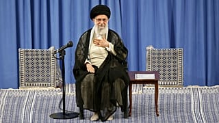 خامنهای: ماکرون یا خیلی ساده است یا همدست آمریکاییها است